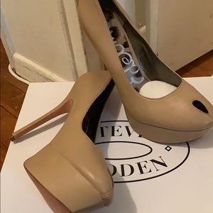 Women’s Platform Peep toe shoe